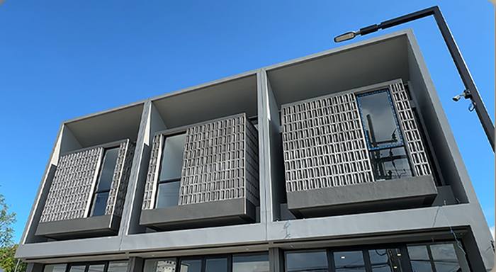 Fasad rumah Central Park MERR Phase 4 yang sudah jadi