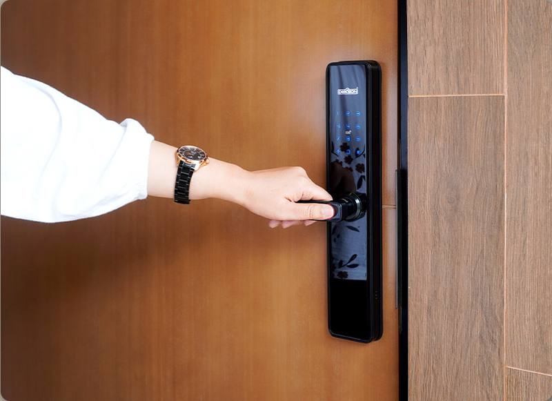 Smart door lock rumah Central Park MERR 5